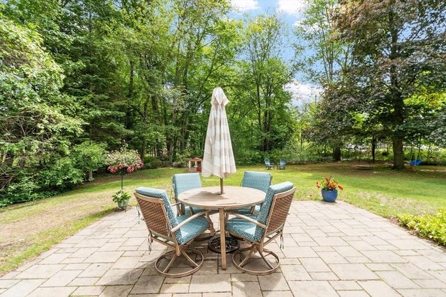 517 Pearl St, Reading, MA 01867