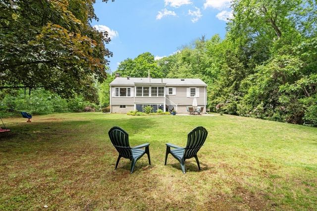 517 Pearl St, Reading, MA 01867