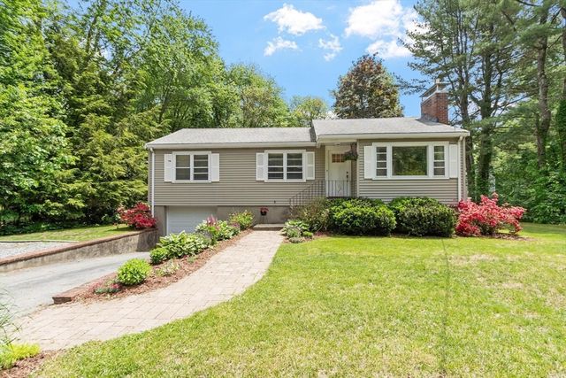 517 Pearl St, Reading, MA 01867