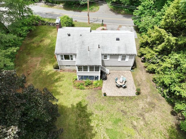 517 Pearl St, Reading, MA 01867