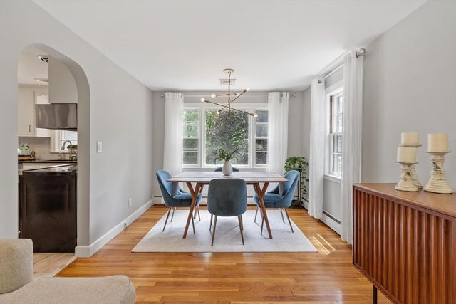 517 Pearl St, Reading, MA 01867