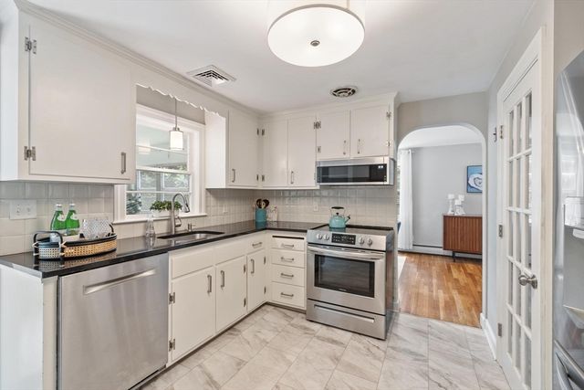 517 Pearl St, Reading, MA 01867