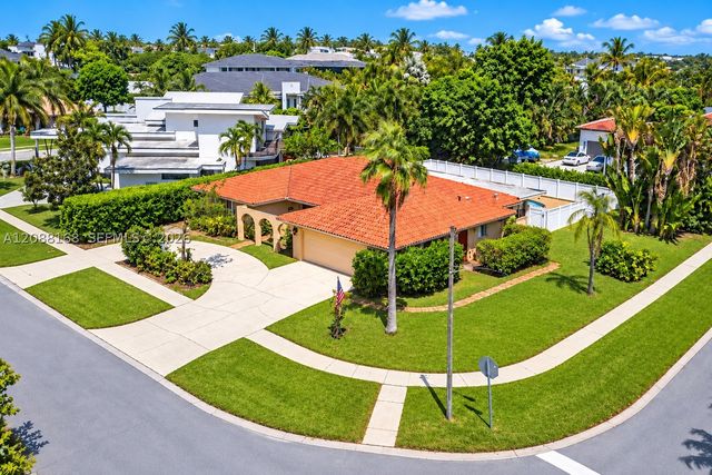 820 NE 4th Ave, Boca Raton, FL 33432