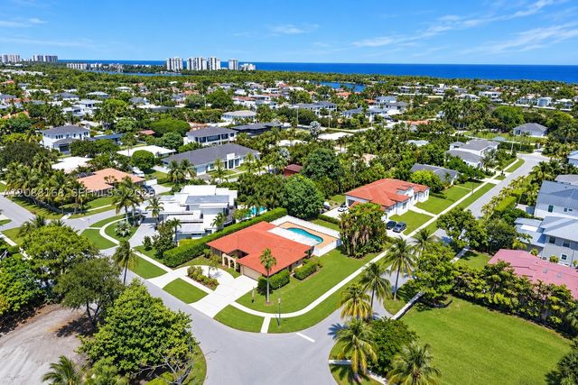 820 NE 4th Ave, Boca Raton, FL 33432