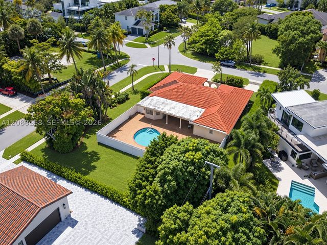 820 NE 4th Ave, Boca Raton, FL 33432