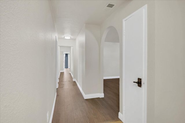 2236 Shaw St, Sacramento, CA 95821