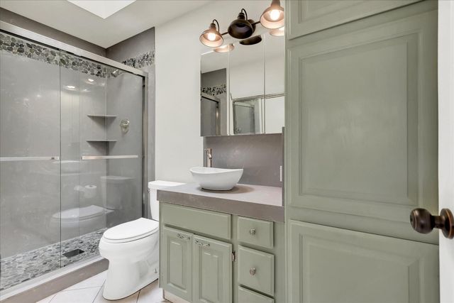 2236 Shaw St, Sacramento, CA 95821