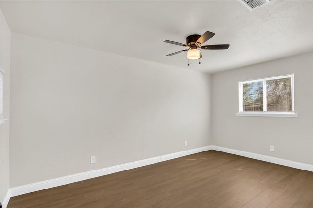 2236 Shaw St, Sacramento, CA 95821