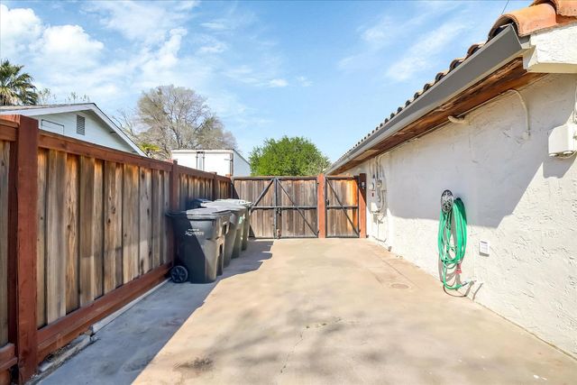 2236 Shaw St, Sacramento, CA 95821