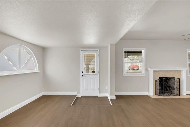 2236 Shaw St, Sacramento, CA 95821