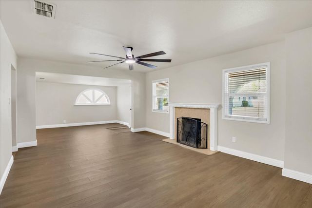 2236 Shaw St, Sacramento, CA 95821