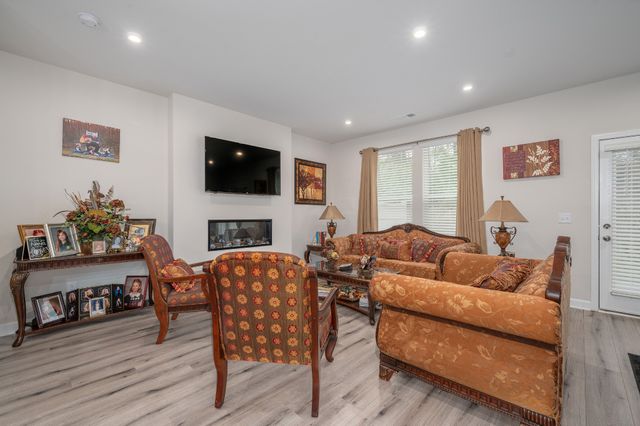 3039 Duvall Dr, Gallatin, TN 37066