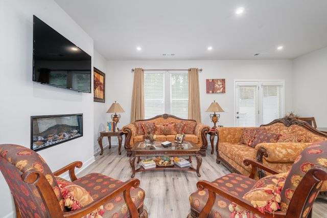 3039 Duvall Dr, Gallatin, TN 37066