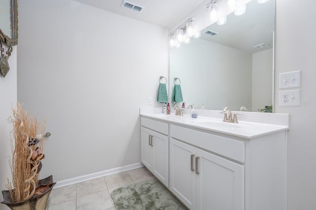 3039 Duvall Dr, Gallatin, TN 37066