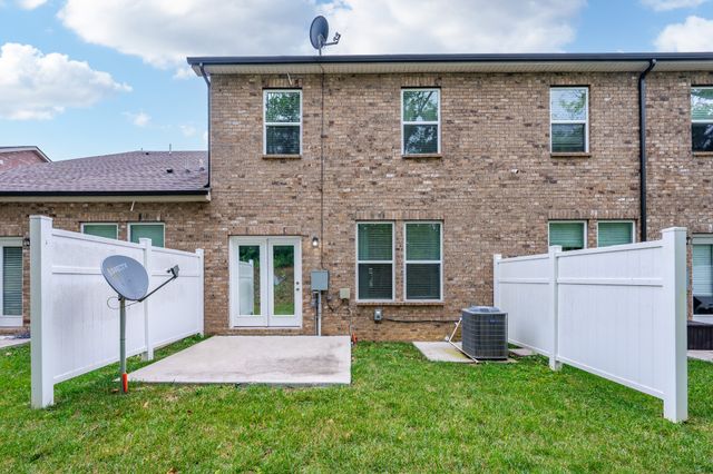 3039 Duvall Dr, Gallatin, TN 37066