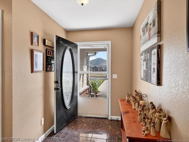 204 Nanih Waiya, Poteau, OK 74953