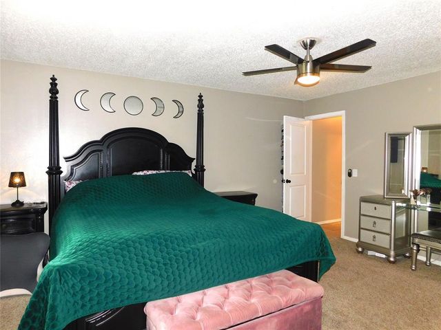 8225 Willow Creek Boulevard, Oklahoma City, OK 73162