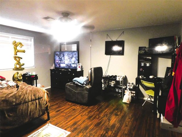 8225 Willow Creek Boulevard, Oklahoma City, OK 73162