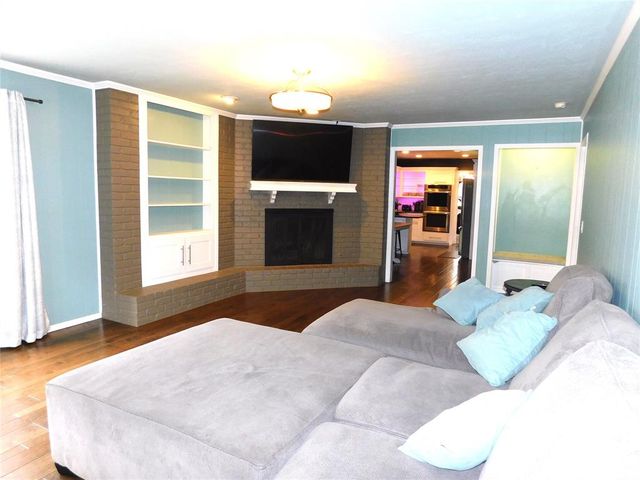 8225 Willow Creek Boulevard, Oklahoma City, OK 73162