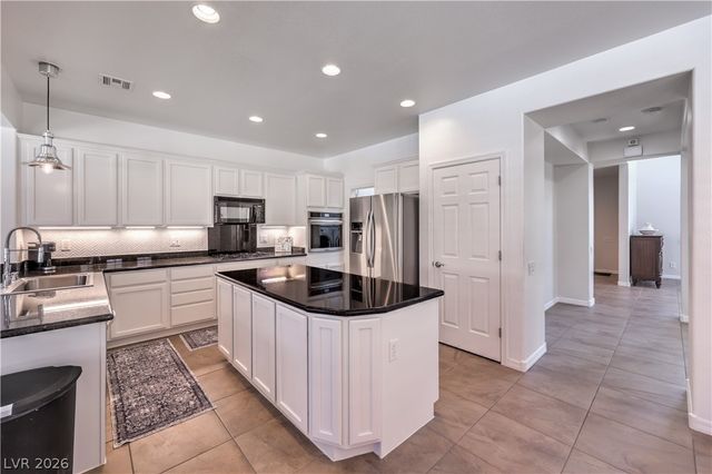 820 Paseo Cerro Place, Las Vegas, NV 89138