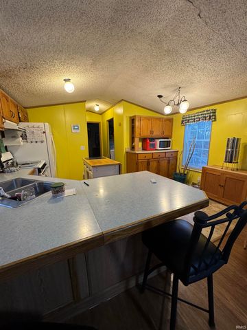 5180 E. 1200 S. Road, Haubstadt, IN 47639