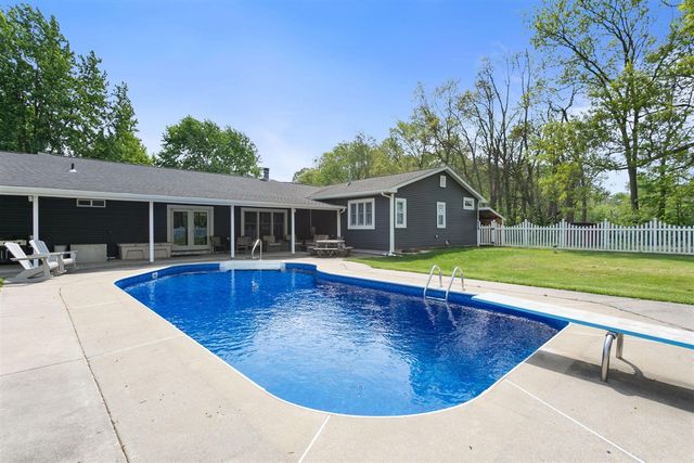 70150 Sherman Road, Edwardsburg, MI 49112