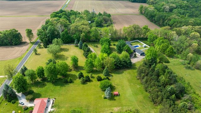 70150 Sherman Road, Edwardsburg, MI 49112