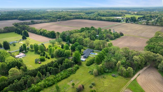 70150 Sherman Road, Edwardsburg, MI 49112