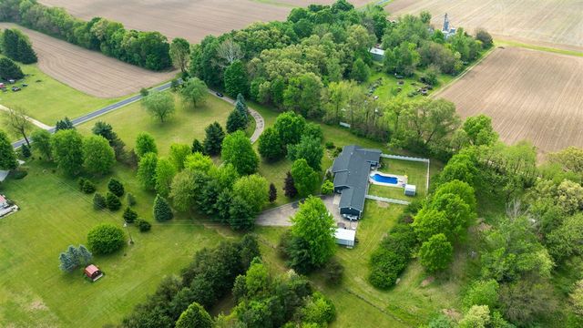 70150 Sherman Road, Edwardsburg, MI 49112