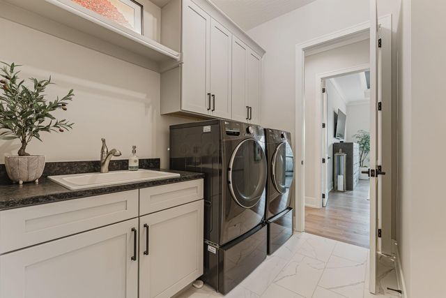 7940 Genova Drive, Galena, OH 43021