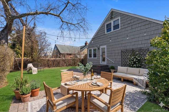 164 Blackheath Road, Lido Beach, NY 11561