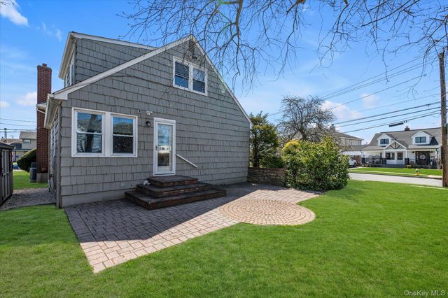 164 Blackheath Road, Lido Beach, NY 11561