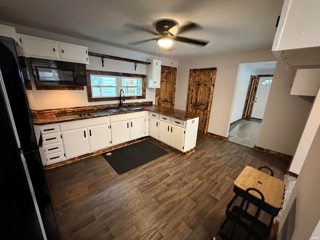 5678 Pearl Street, Spencerville, IN 46788