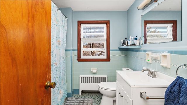 77 Minto Street, Providence, RI 02908