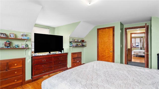 77 Minto Street, Providence, RI 02908