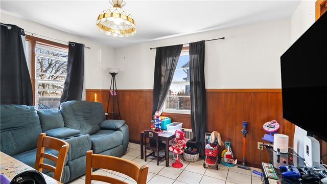 77 Minto Street, Providence, RI 02908