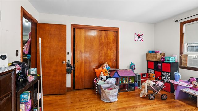 77 Minto Street, Providence, RI 02908