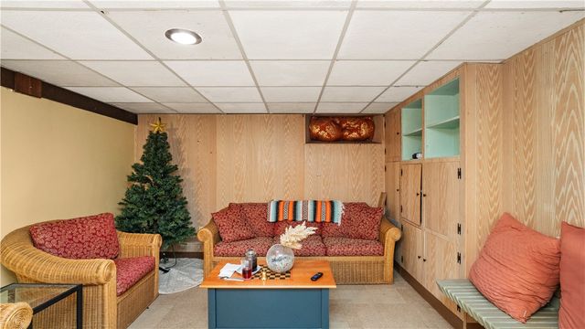 77 Minto Street, Providence, RI 02908