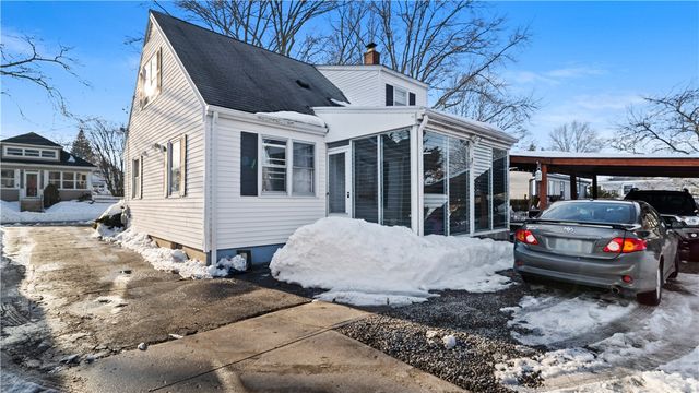 77 Minto Street, Providence, RI 02908