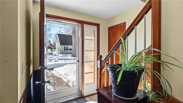 77 Minto Street, Providence, RI 02908