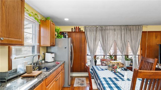 77 Minto Street, Providence, RI 02908