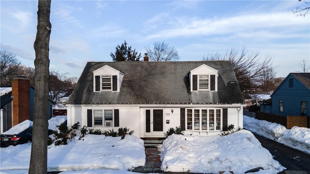 77 Minto Street, Providence, RI 02908