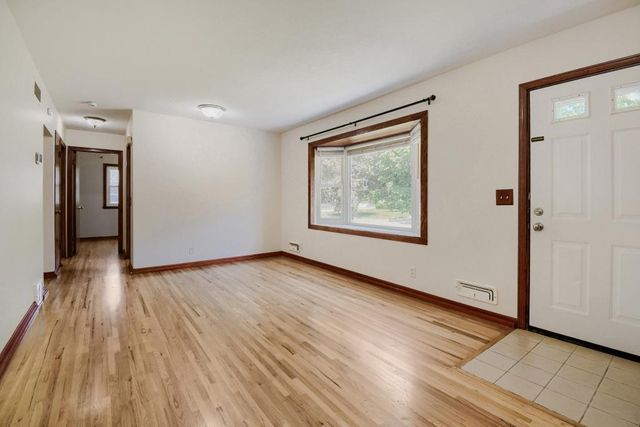 8802 Granada Avenue S, Cottage Grove, MN 55016