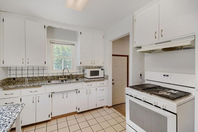 8802 Granada Avenue S, Cottage Grove, MN 55016