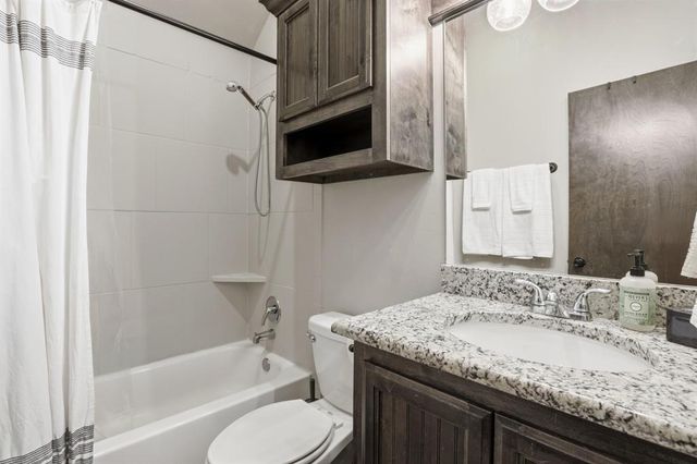 809 Bobcat Trail, Yukon, OK 73099