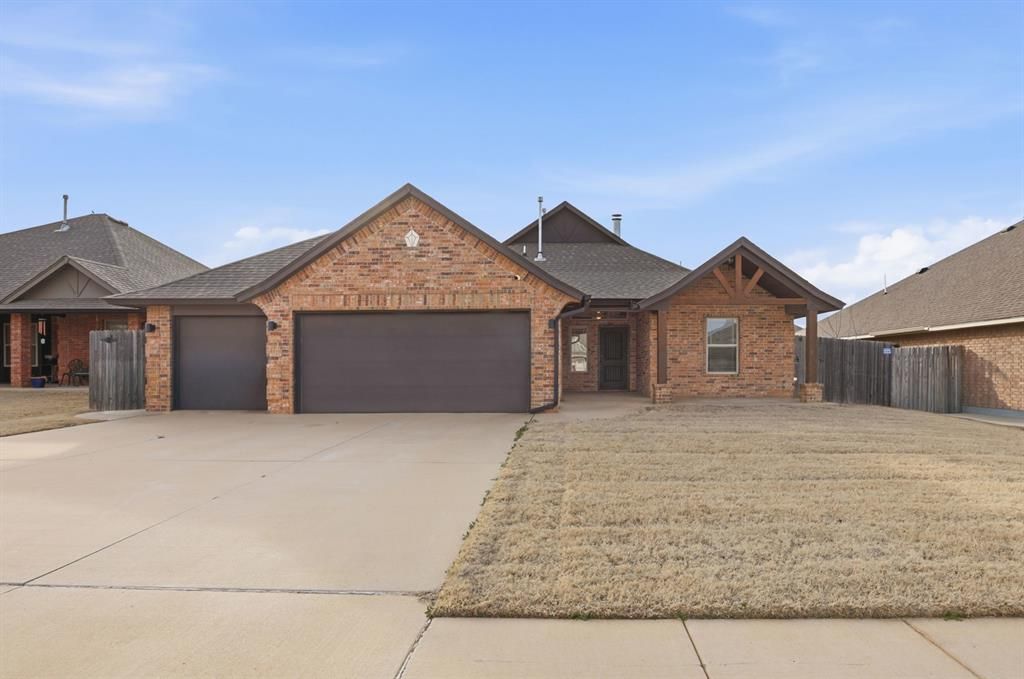 809 Bobcat Trail, Yukon, OK 73099