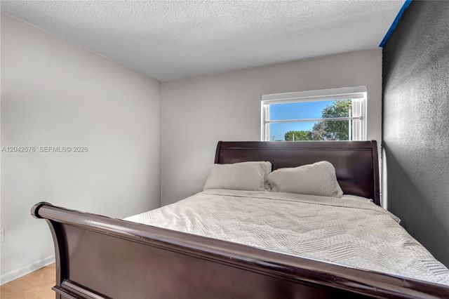 17530 NW 68th Ave C2003, Hialeah, FL 33015
