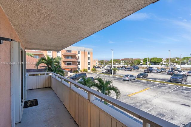 17530 NW 68th Ave C2003, Hialeah, FL 33015