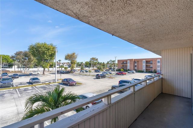 17530 NW 68th Ave C2003, Hialeah, FL 33015
