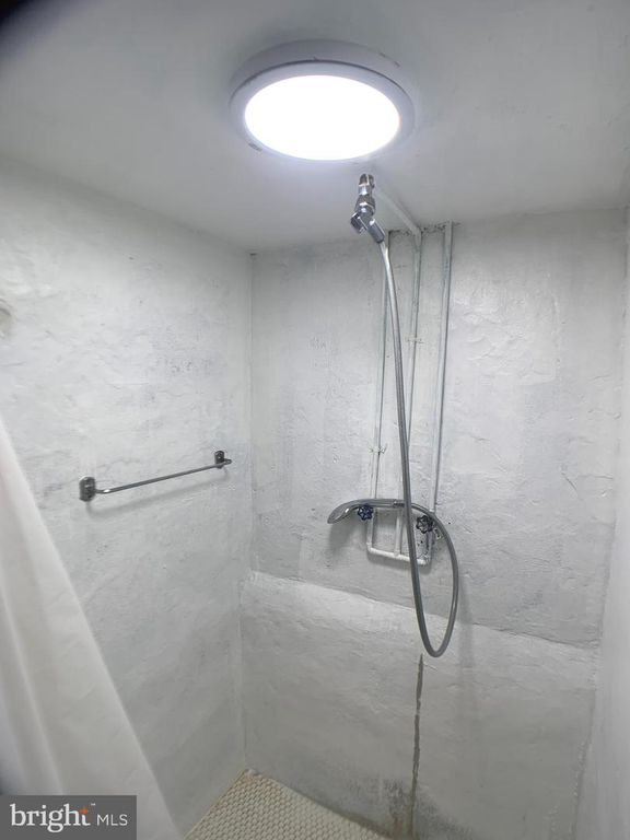 Image 36 of property listing at 3838 BANK ST, Baltimore, MD 21224